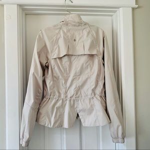 Lululemon Cream Windbreaker